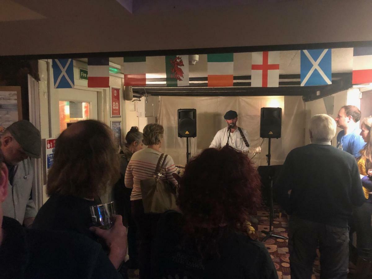The Kings Head Hotel Chacewater Buitenkant foto